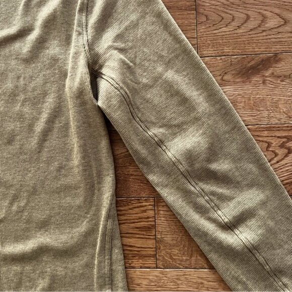 Lululemon Ribbed WoolBlend TurtleneckHeathered Allspice size 8 - Picture 5 of 13
